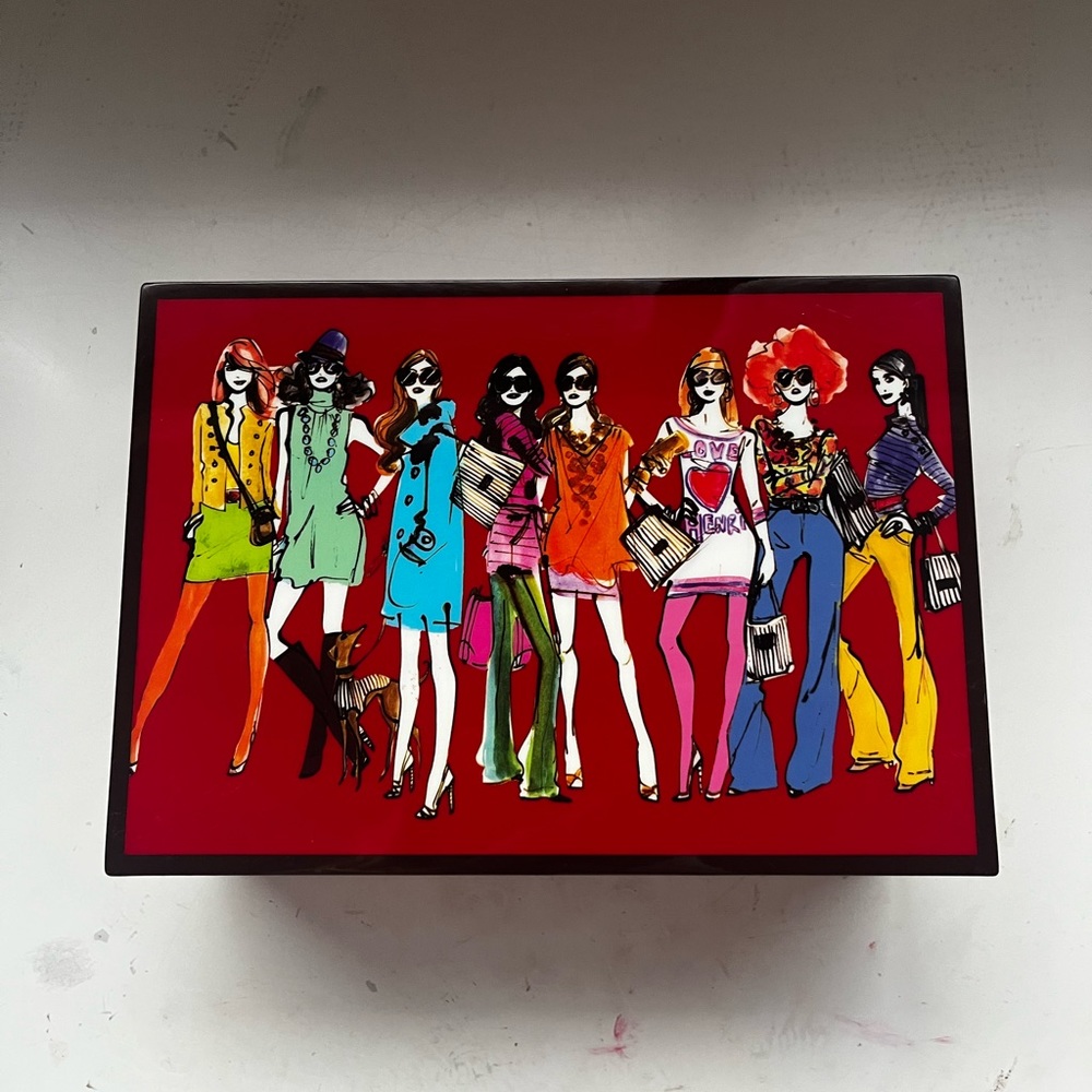 Henri Bendel fashion jewelry box